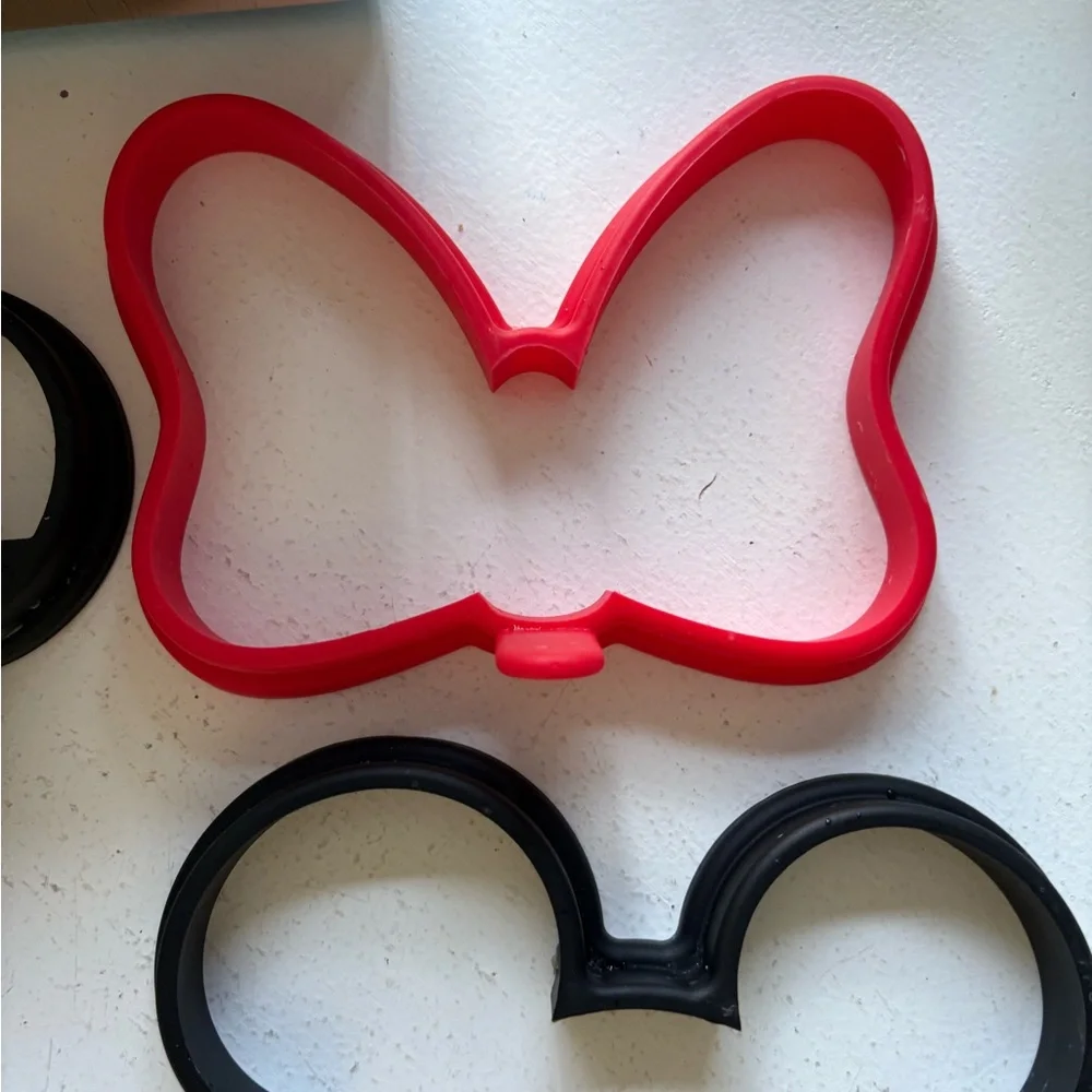 Williams Sonoma Blue Silicone Pancake Molds